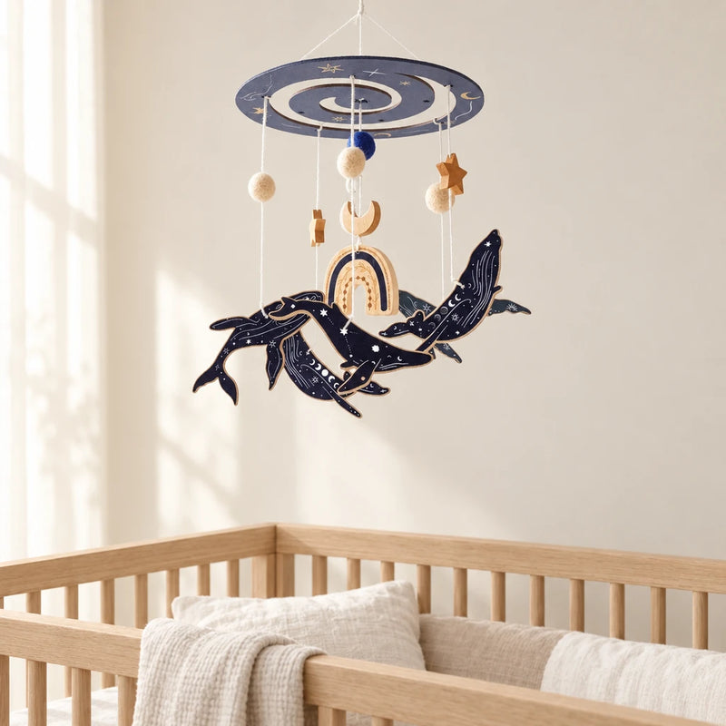 Mobile Bébé Baleines en bois