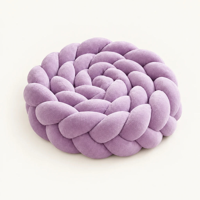 Tresse de lit 3 brins violet enroulée, sur fond clair