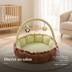 Arche d'éveil avec tapis 2 en 1 dans une chambre de bébé claire