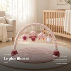 Arche d'éveil avec tapis - Jardin Secret dans une chambre de bébé claire