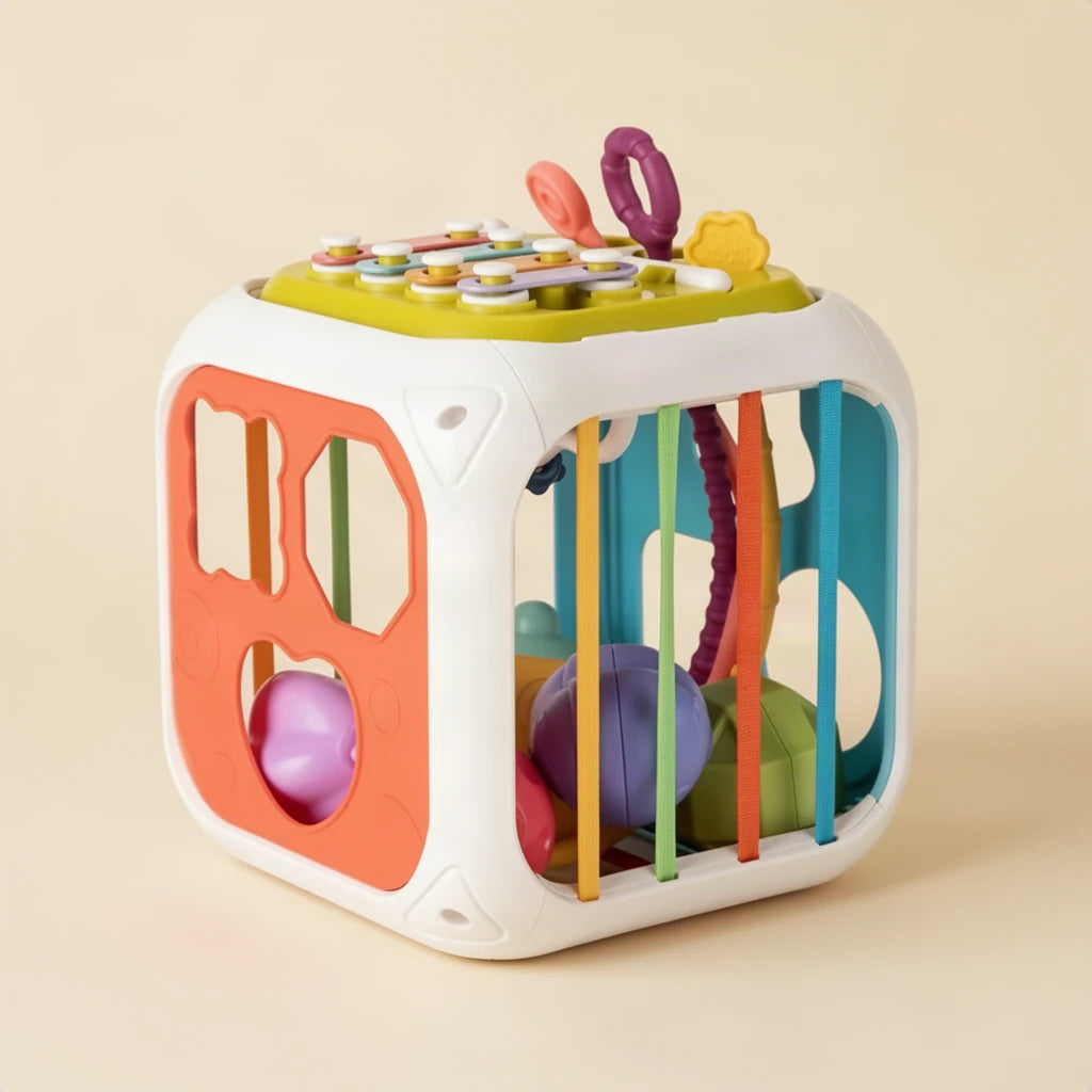 Cube Évolutif Montessori sur fond clair