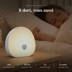 Machine à bruit blanc bébé rechargeable avec veilleuse qui éclaire doucement la chambre pendant que l’enfant dort