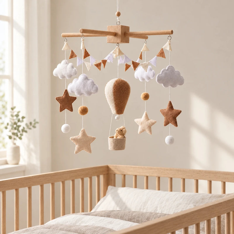 Mobile bébé Montgolfière marron en bois