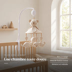 Mobile Musical Nounours avec Bras dans une chambre de bébé lumineuse, au-dessus du berceau. Une chambre toute douce : écru et beige, bras de fixation inclus, rotation et mélodie