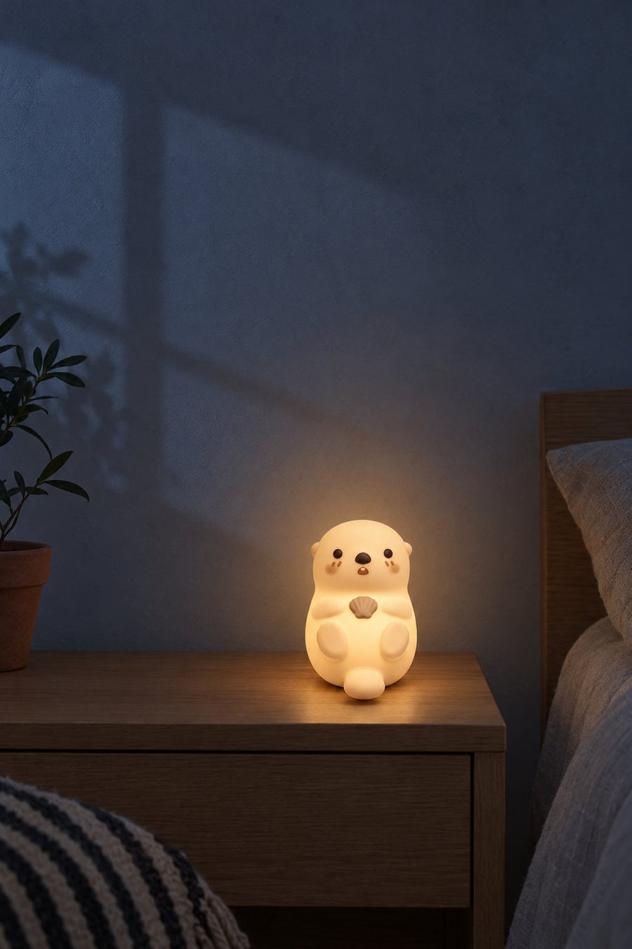 Veilleuse bébé allumée dans une chambre d'enfant