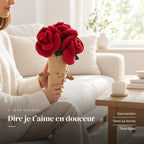 Peluche bouquet de roses rouges kawaii dans les bras d’un adulte. Dire je t’aime en douceur : sans pollen, tient sa forme, tous âges