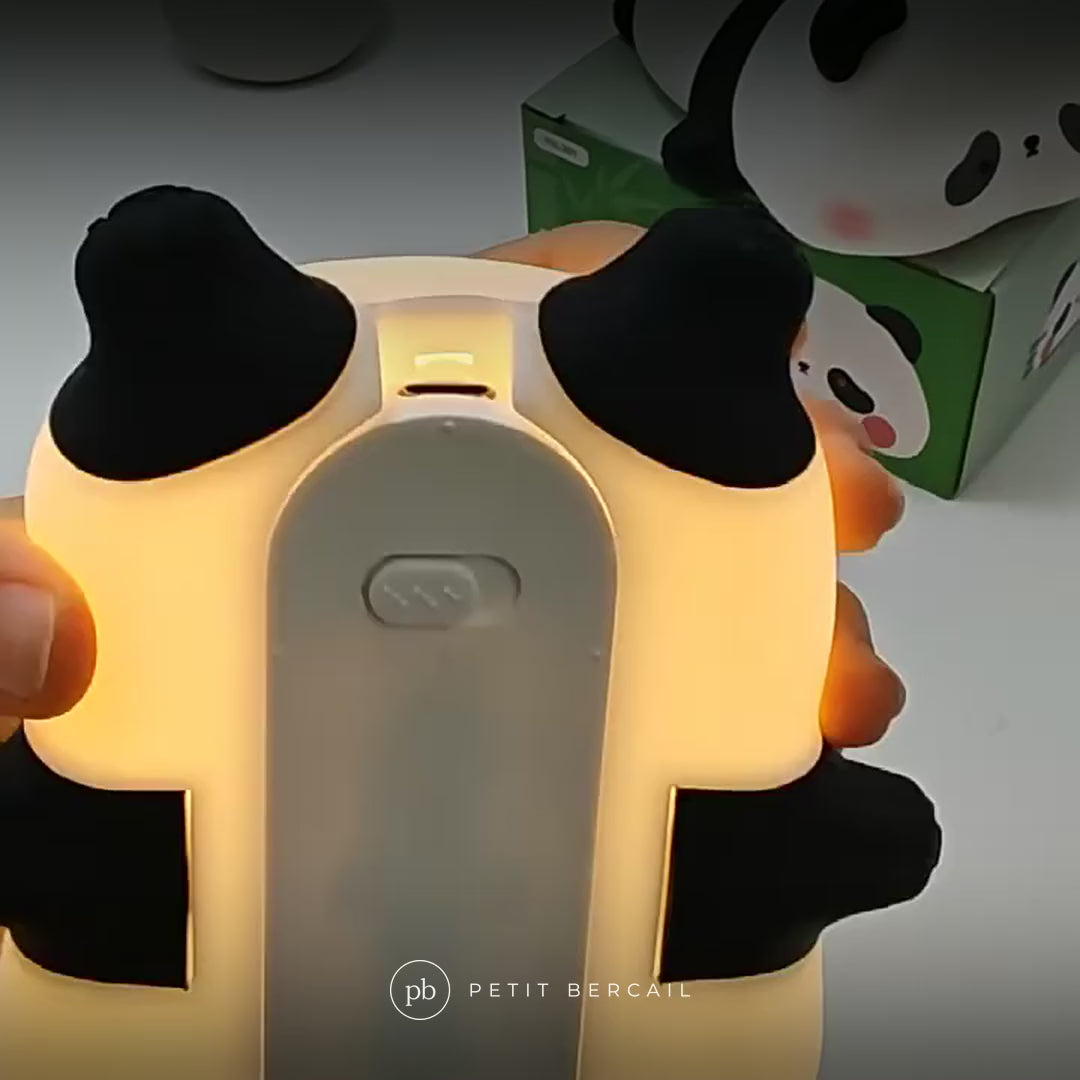 Veilleuse panda en action : un toucher pour la lumière