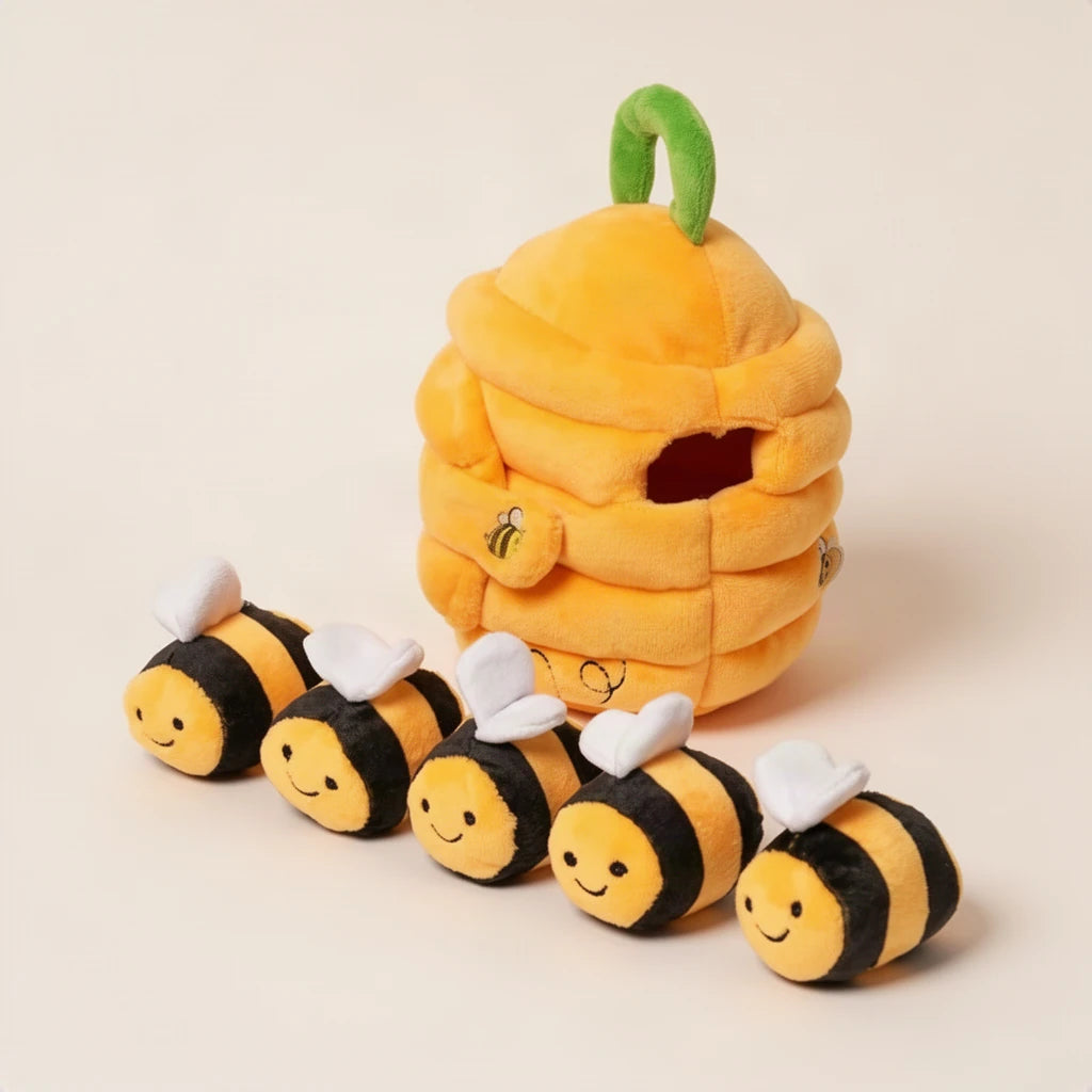 Ruche Montessori pour bébés sur fond clair
