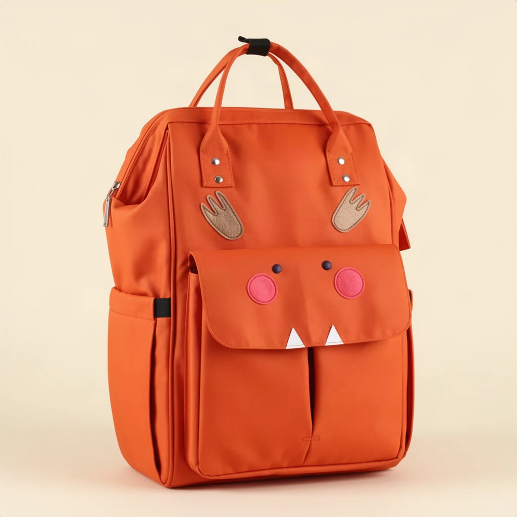 Sac à dos à langer motifs animaux avec attaches poussette sur fond clair