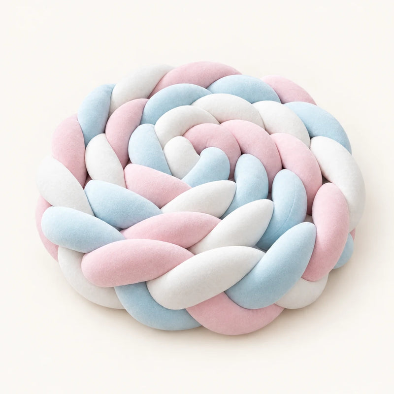 Tresse de lit 3 brins tricolore guimauve enroulée, sur fond clair