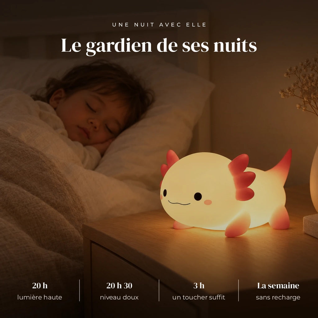 Veilleuse axolotl rechargeable en silicone qui éclaire doucement la chambre pendant que l’enfant dort