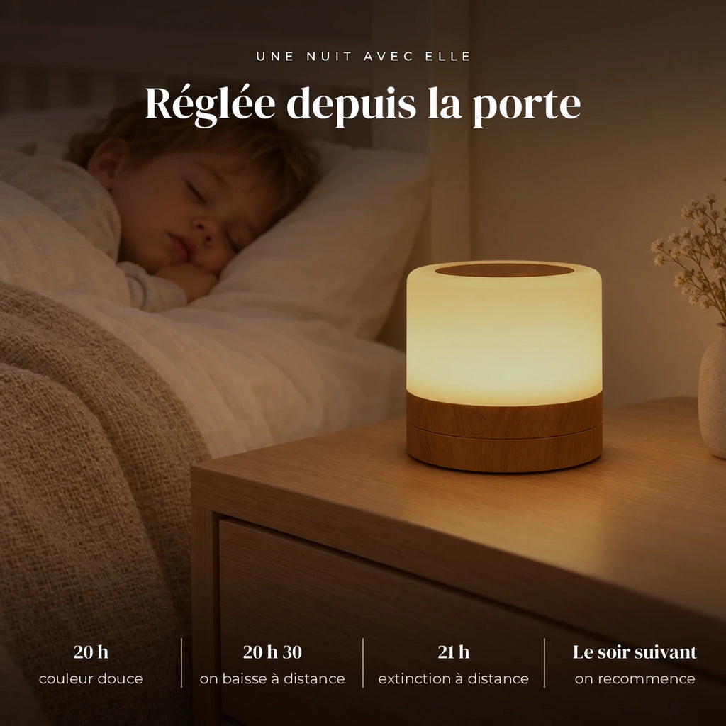 Veilleuse en bois tactile RGB avec télécommande qui éclaire doucement la chambre pendant que l’enfant dort