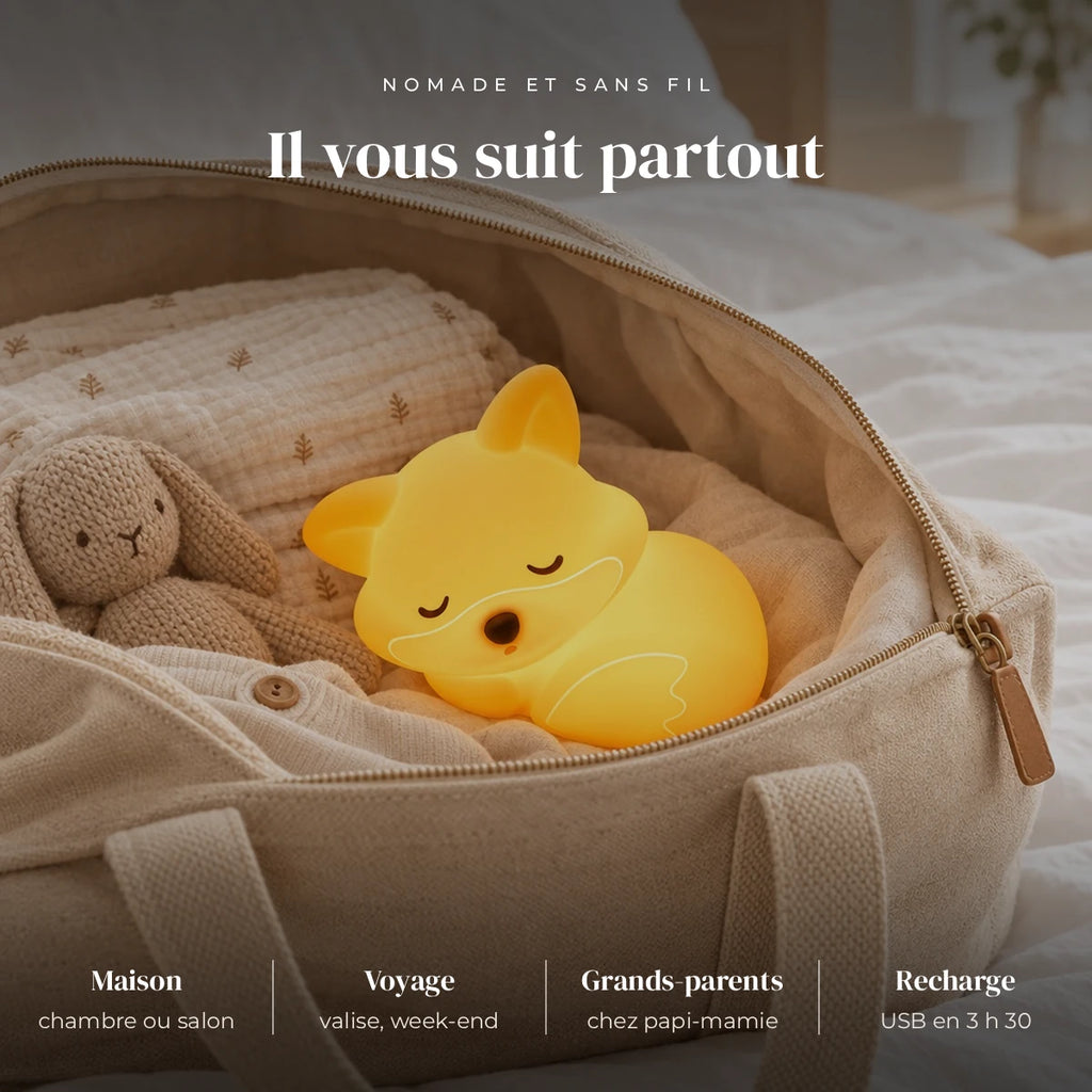 Veilleuse renard bébé rechargeable en silicone nomade emportée dans un sac de voyage